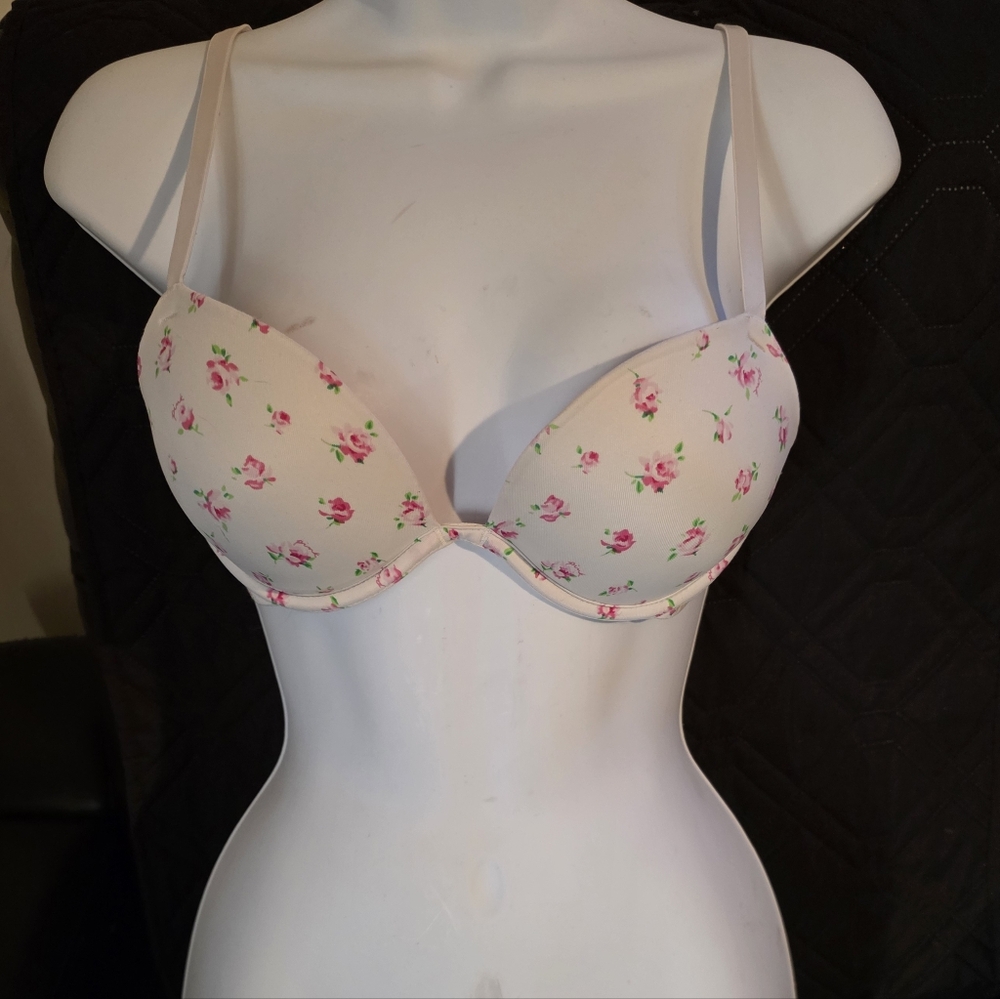 PINK Victoria's secret Wear Everywhere Push 34A